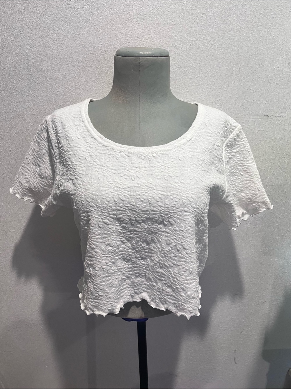 Vintage LA Gold White Crop Top Size Medium
